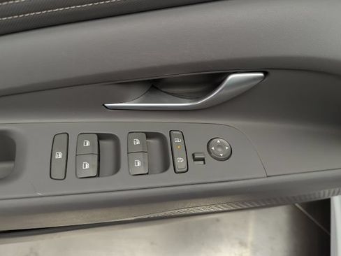 Used 2025 Hyundai Elantra SEL FWD image 28