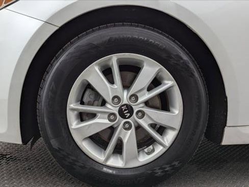 Used 2018 Kia Optima LX image 28