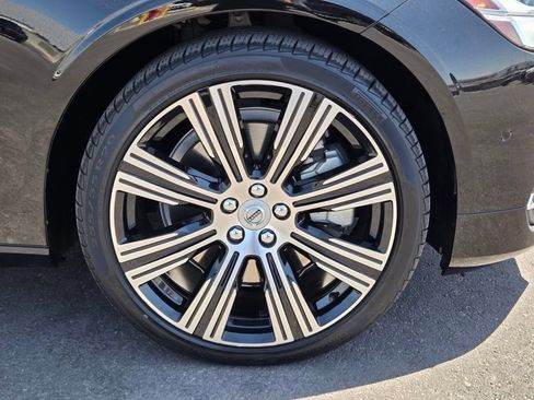 Used 2023 Volvo S90 B6 Plus AWD/4WD image 9