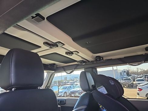 Used 2024 Ford Bronco Wildtrak image 12