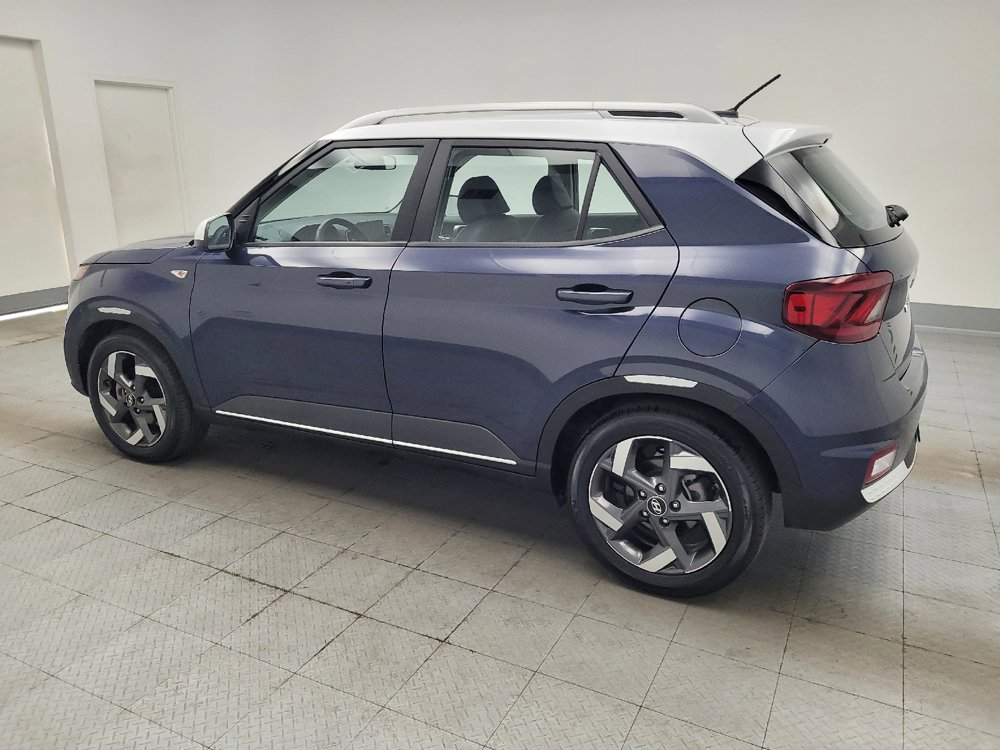 Used 2025 Hyundai Venue Limited FWD image 3