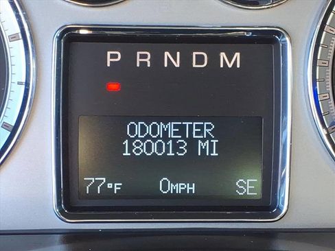 Used 2011 Cadillac Escalade AWD image 27