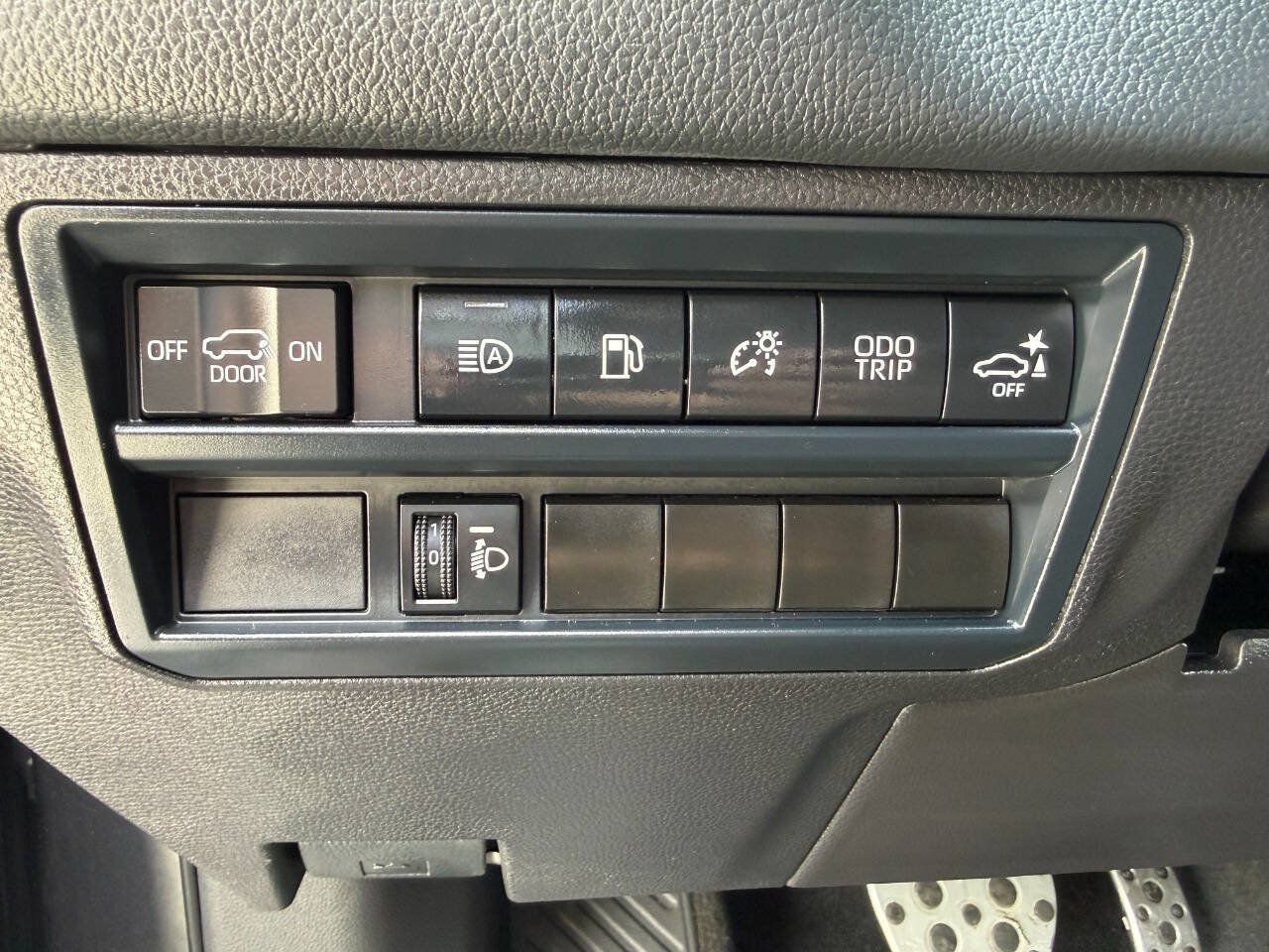Used 2026 Toyota Sequoia SR5 w/ TRD Off-Road Package AWD/4WD image 33