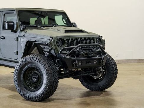 Used 2024 Jeep Wrangler Unlimited Rubicon w/ Technology Group AWD/4WD image 34