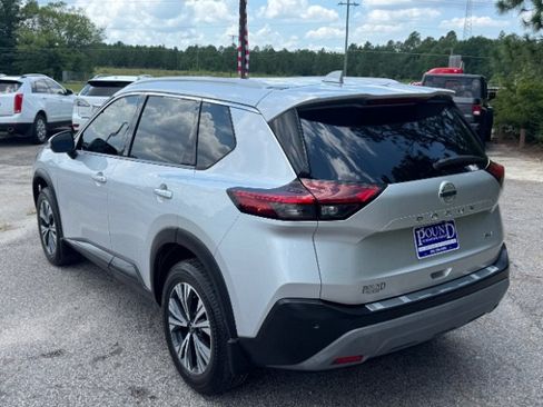 Used 2021 Nissan Rogue SV w/ Premium Package FWD image 7
