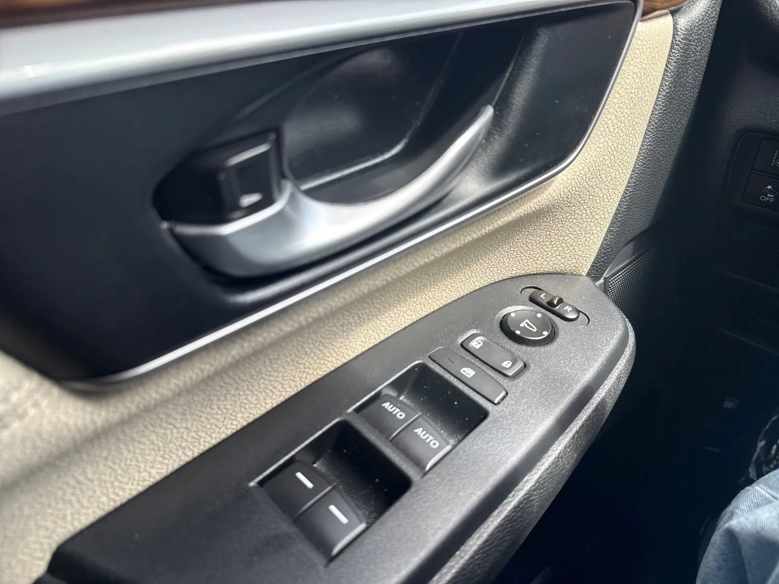 Used 2020 Honda CR-V EX image 25