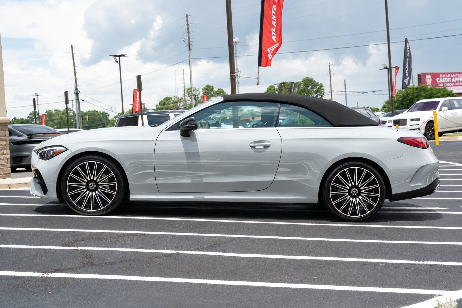 Used 2024 Mercedes-Benz CLE 450 4MATIC Cabriolet w/ Driver Assistance Package image 9