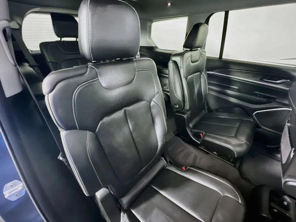 Used 2021 Jeep Grand Cherokee L Limited AWD/4WD image 28