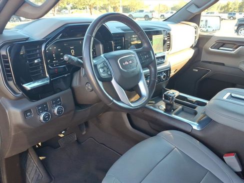 Used 2022 GMC Sierra 1500 SLT w/ SLT Convenience Package image 16