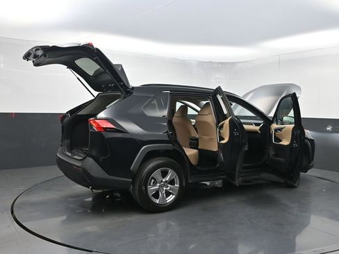 Used 2022 Toyota RAV4 XLE image 38