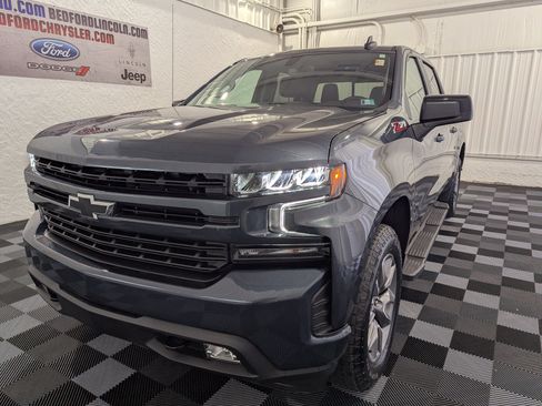 Used 2022 Chevrolet Silverado 1500 RST w/ Convenience Package II AWD/4WD image 3