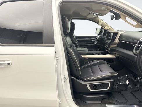 Used 2019 RAM 1500 Laramie AWD/4WD image 17