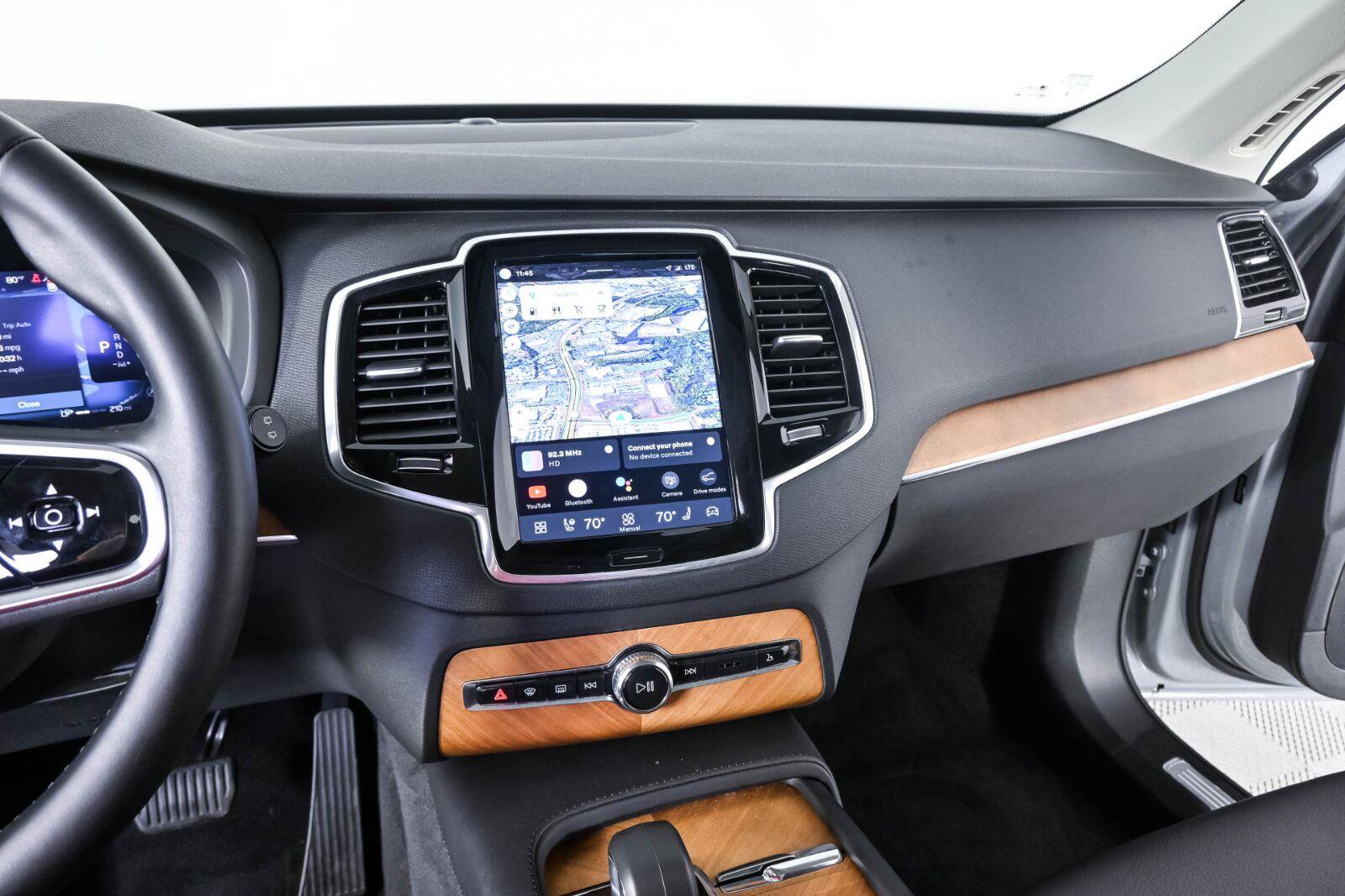 Certified 2024 Volvo XC90 B5 Plus AWD/4WD image 12
