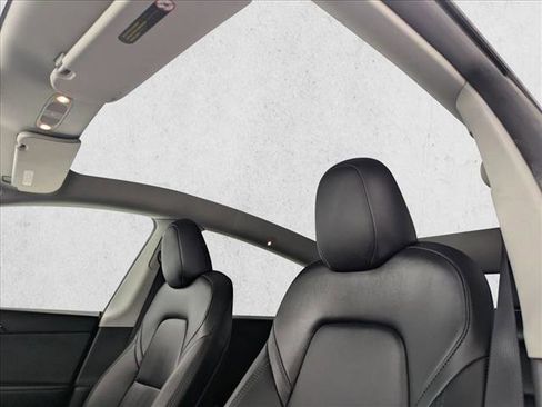 Used 2024 Tesla Model Y Long Range image 14