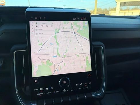 Used 2025 GMC Yukon Denali w/ Denali Reserve Package image 16