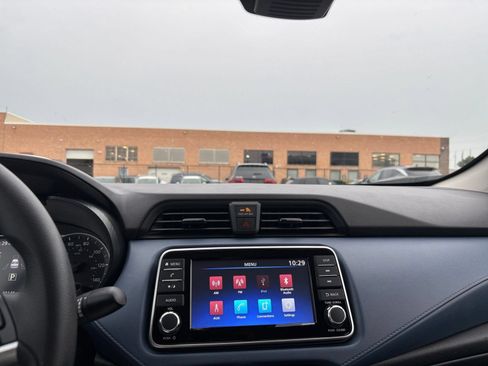 Used 2025 Nissan Versa SV FWD image 17