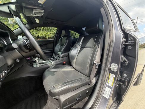 Used 2016 Dodge Charger R/T RWD image 6