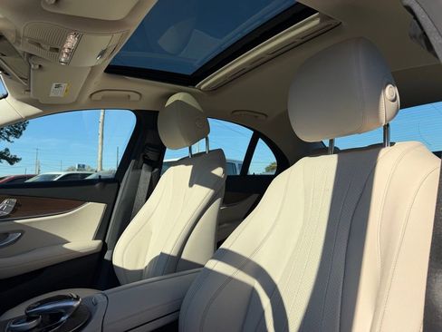 Used 2020 Mercedes-Benz E 350 Sedan image 12