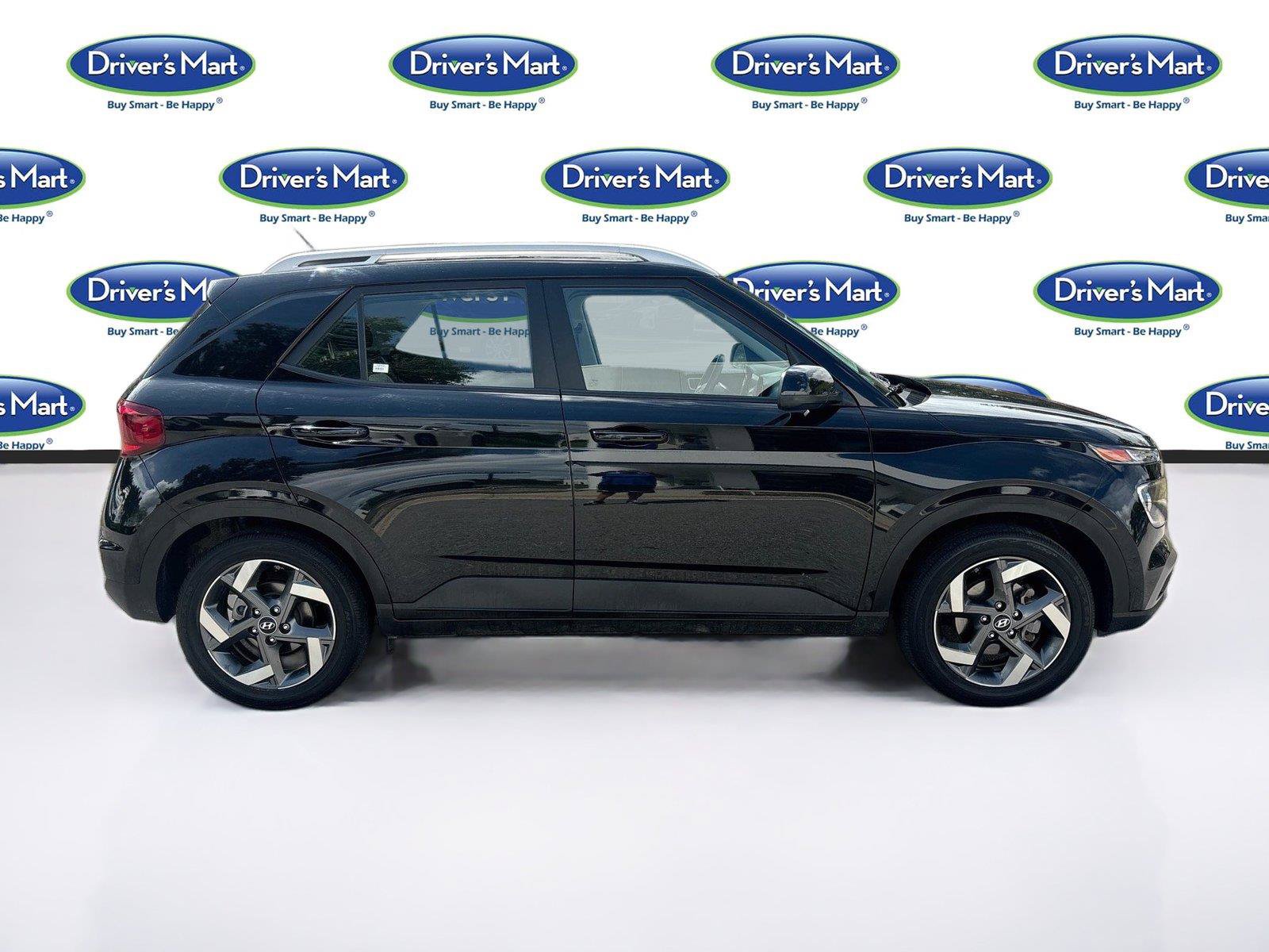 Used 2025 Hyundai Venue SEL FWD image 8