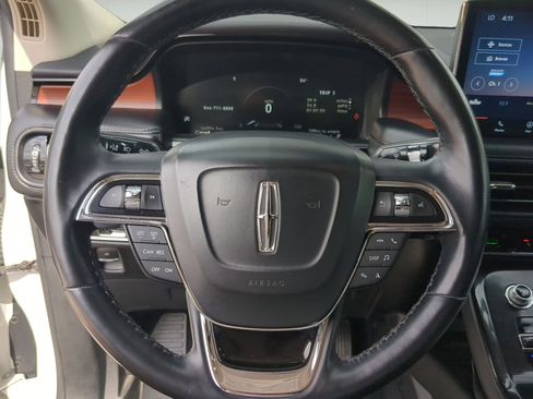 Used 2022 Lincoln Nautilus Reserve FWD image 13