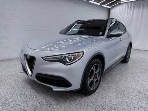 Used 2023 Alfa Romeo Stelvio Ti AWD/4WD image 5