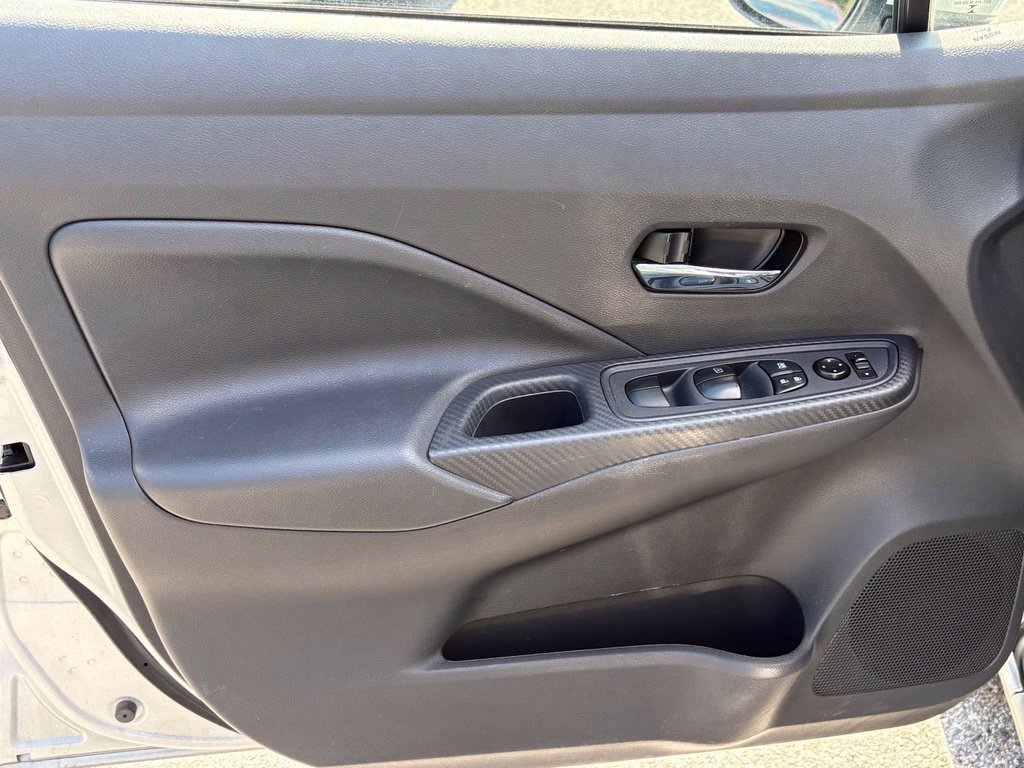 Used 2025 Nissan Versa SV FWD image 11