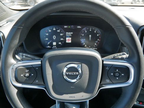 Used 2022 Volvo XC40 T5 R-Design AWD/4WD image 40