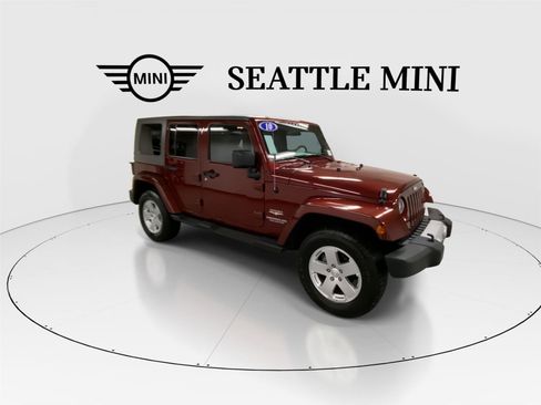 Used 2010 Jeep Wrangler Unlimited Sahara w/ Dual Top Group image 2