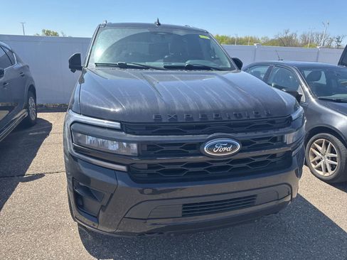 Used 2024 Ford Expedition Limited AWD/4WD image 4