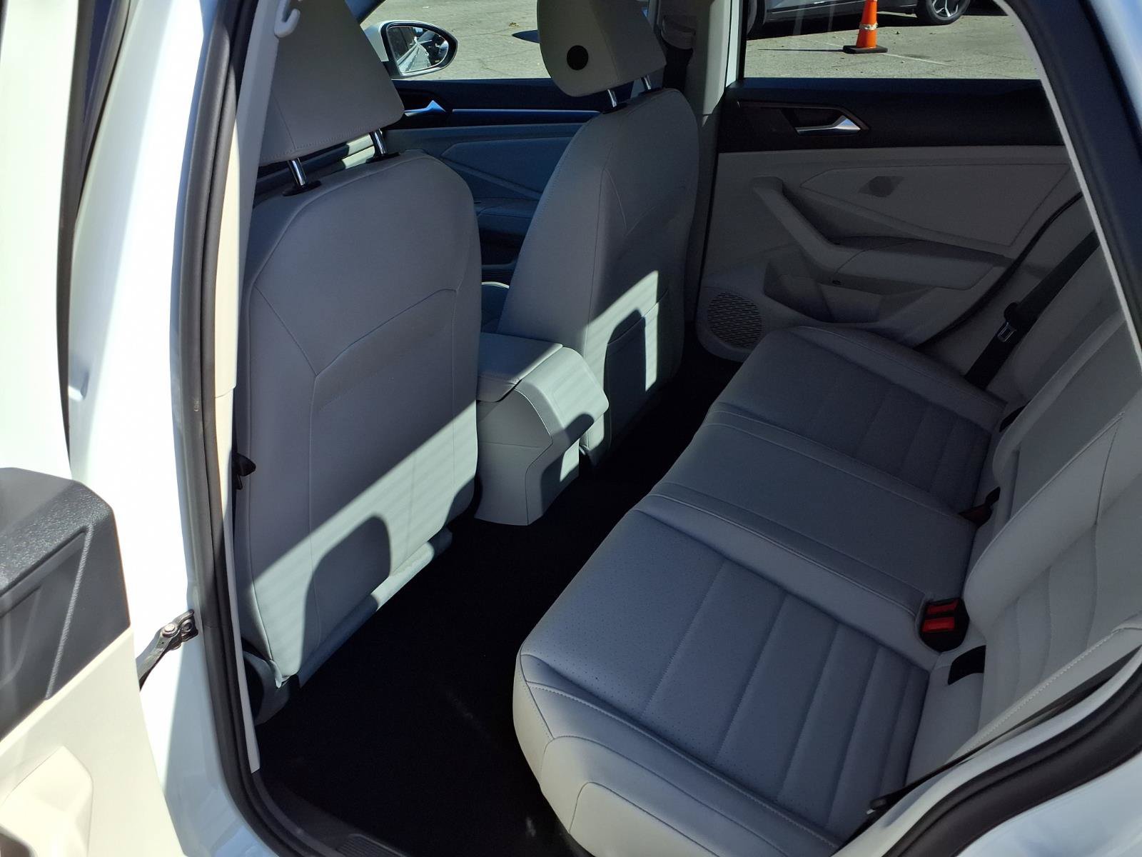 Used 2024 Volkswagen Jetta SE w/ Panoramic Sunroof Package FWD image 19