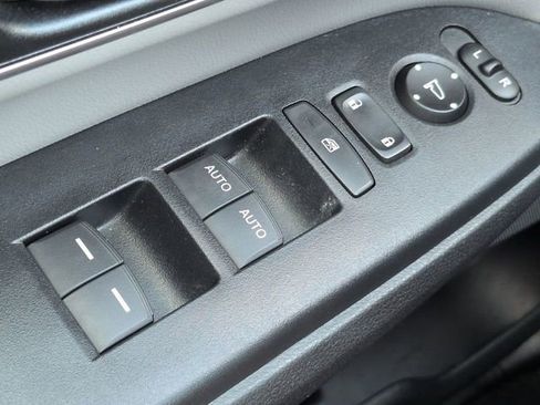 Used 2018 Honda CR-V Touring image 25