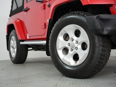 Used 2014 Jeep Wrangler Sahara w/ Mopar Chrome Edition Group image 17