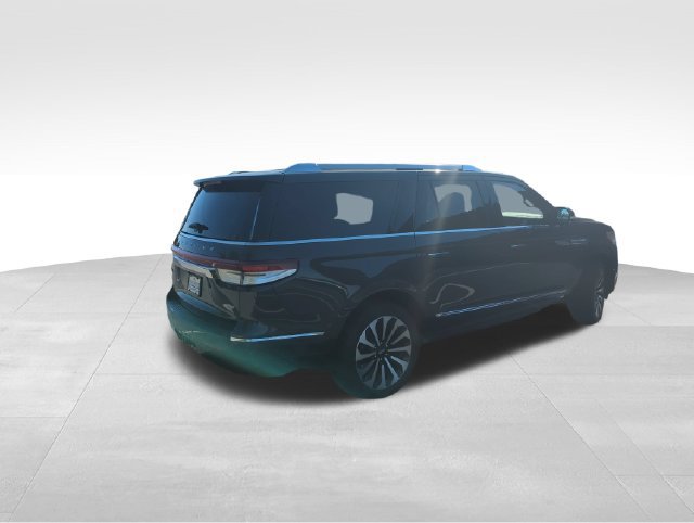 Used 2023 Lincoln Navigator L Reserve AWD/4WD image 11