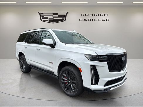 Certified 2023 Cadillac Escalade V w/ LPO, ONYX Package AWD/4WD image 3