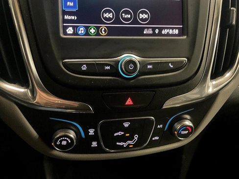 Used 2020 Chevrolet Equinox LS w/ LS Convenience Package image 18