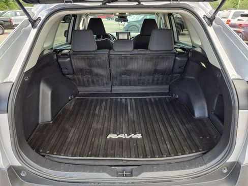 Used 2022 Toyota RAV4 LE FWD image 27