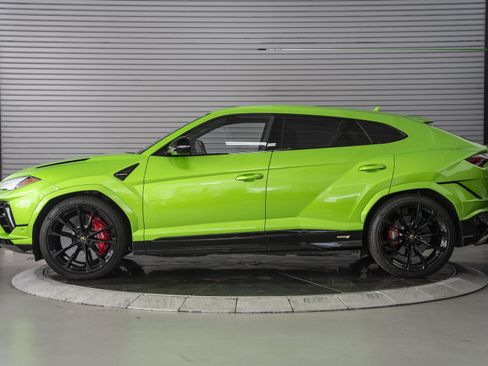 Used 2024 Lamborghini Urus S AWD/4WD image 2