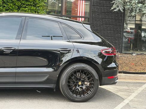 Used 2018 Porsche Macan Sport Edition AWD/4WD image 11