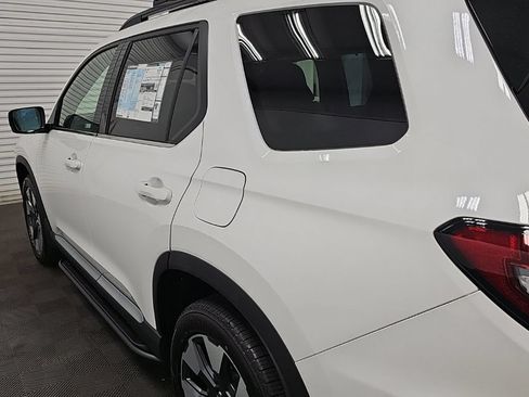 New 2026 Honda Pilot Touring image 6