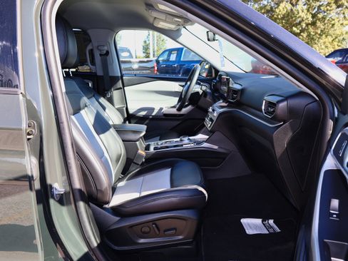 Used 2023 Ford Explorer XLT w/ Equipment Group 202A AWD/4WD image 28