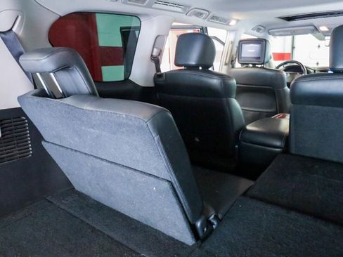 Used 2018 Nissan Armada Platinum w/ Captain Seat Package RWD image 25