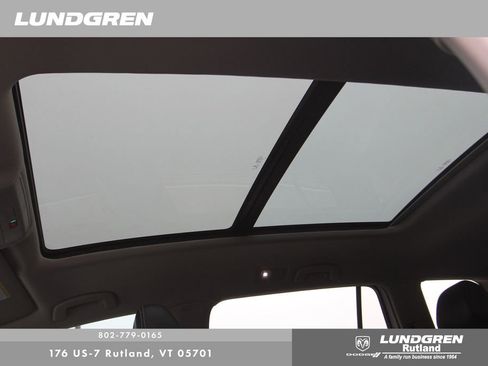 Used 2022 Volkswagen Atlas SEL image 33