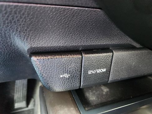 Used 2024 Toyota Camry SE image 29