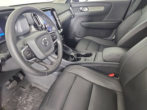 Certified 2024 Volvo XC40 B5 Core image 13