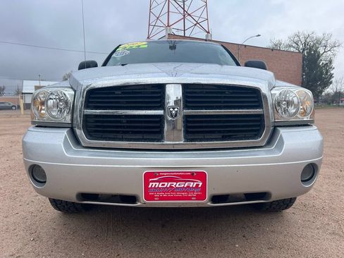 Used 2007 Dodge Dakota SLT w/ Trailer Tow Group AWD/4WD image 2