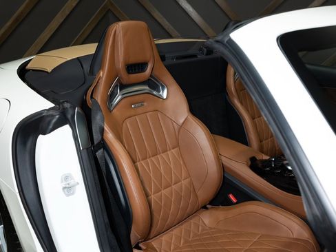 Used 2018 Mercedes-Benz AMG GT Roadster w/ Exclusive Interior Package image 6