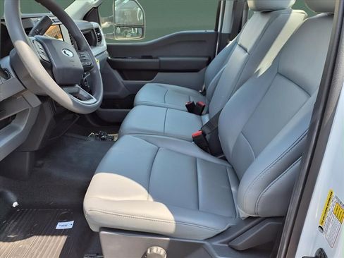 New 2023 Ford F250 XL w/ XL Chrome Package RWD image 5