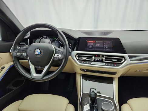 Used 2020 BMW 330i xDrive Sedan w/ Driving Assistance Package image 17