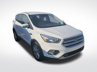 Used 2017 Ford Escape SE FWD video 2