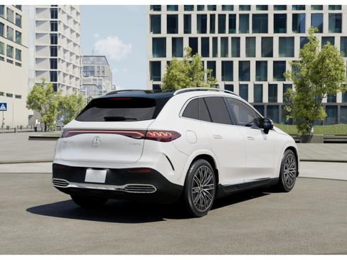 New 2026 Mercedes-Benz EQE 320 4MATIC SUV image 20